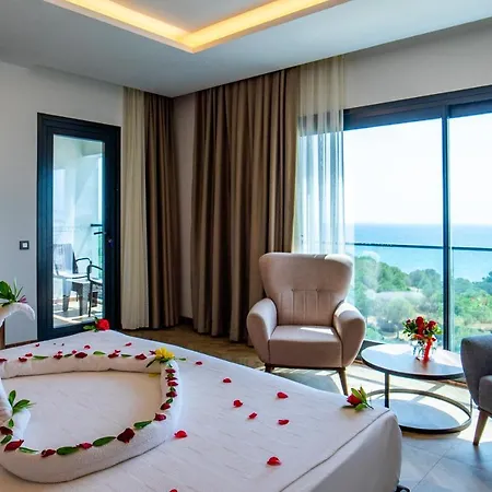 Point Beach&spa מלון 5*
